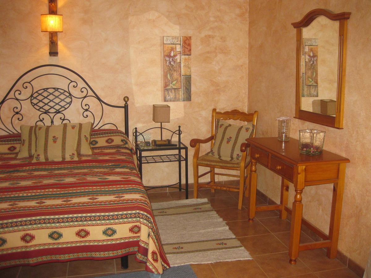 Hotel Restaurante Azabache Arboleas Exterior photo